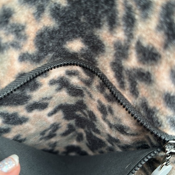 NWT Johnny Was Calme Half Zip Soft Fleece Pullover Leopard Size XS - Picture 4 of 6